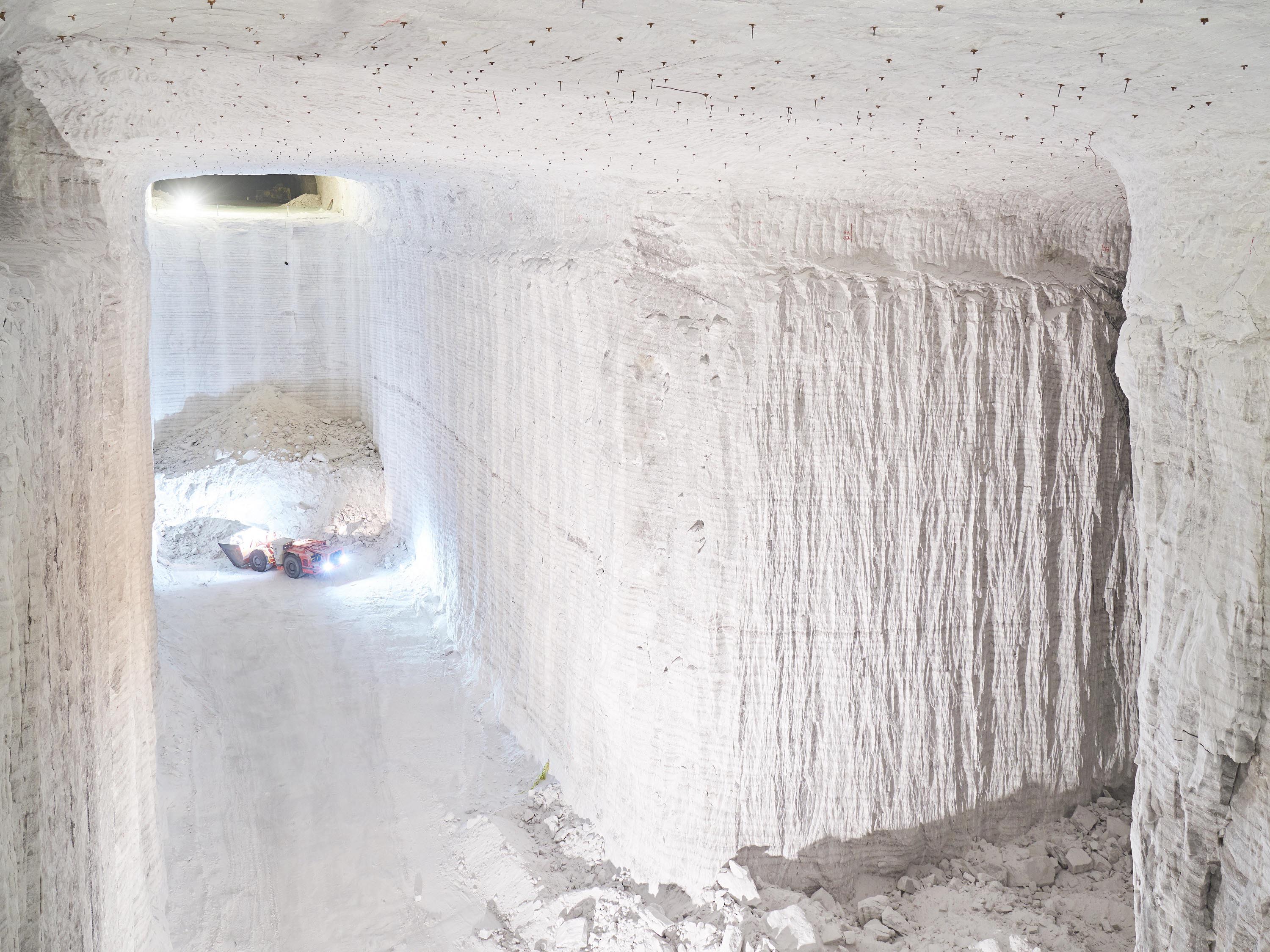 Underground salt chamber